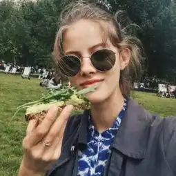 2018qq头像女生欧美范干净清新高清图片被爱的人都是祖宗