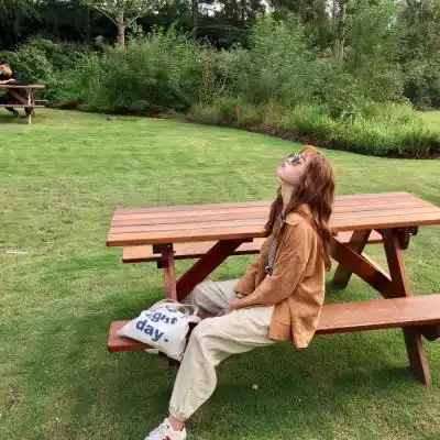  长发唯美女生头像侧脸长发飘飘
