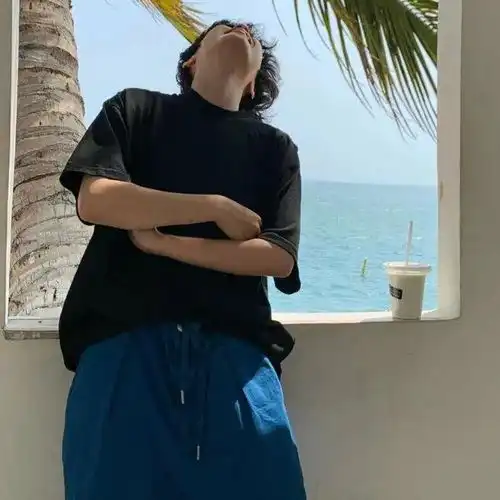 艺术感简约头像男大男孩