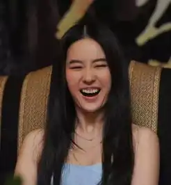  女星大笑变个人,刘亦菲唐嫣失态,吴莫愁比姚晨夸张,郑爽例外