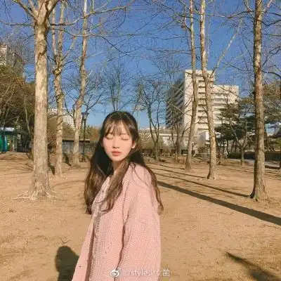 女生头像萌笑马尾