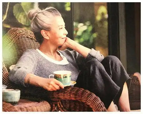  一辈子不结婚,上海首批女光棍住进养老院,费翔说的都是真的