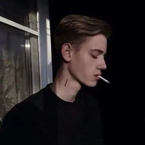  头像马上恋爱了还不知道和谁,先替他高兴一下