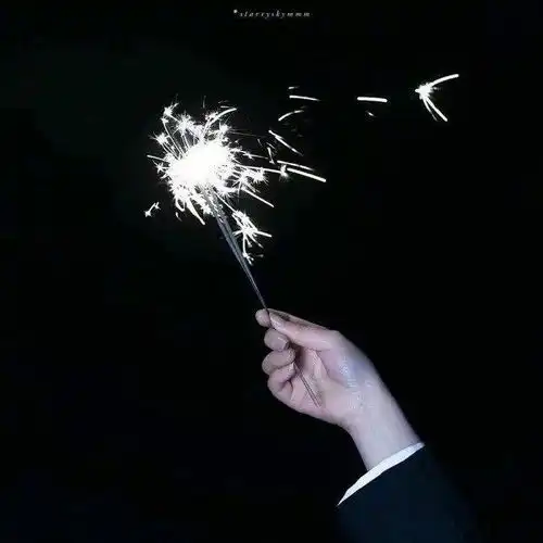  经典晚安语录句子爱不泛滥,恨不成灾,如此最好