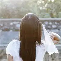  可爱qq美女头像闪图一个画面的定格,我眼神开始围着祢走