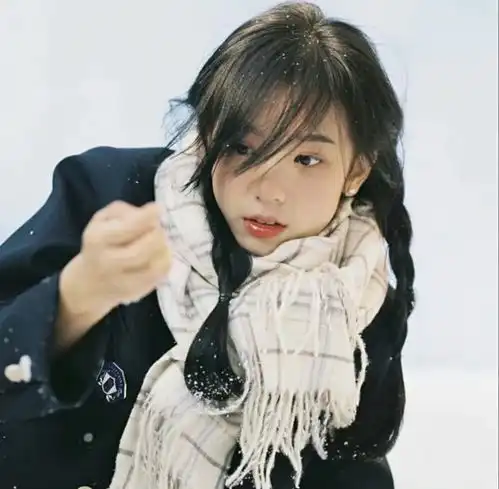  干净女头丨天冷了记得多穿点衣服