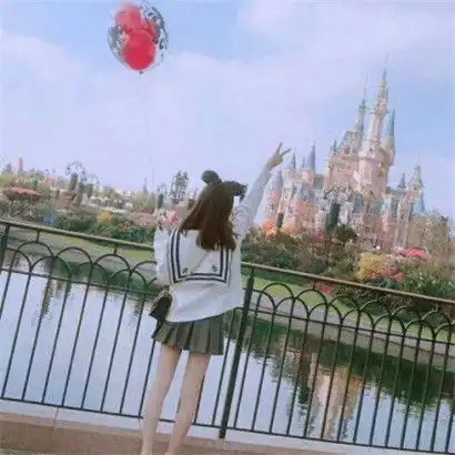  2019微信独一无二头像女生头像,微笑掩饰悲伤的女孩