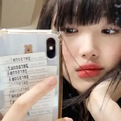  干净ins风好看的女头,女生氛围感头像超好看看不腻