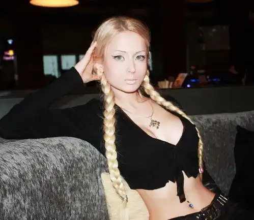 真人版芭比娃娃可爱的乌克兰美女