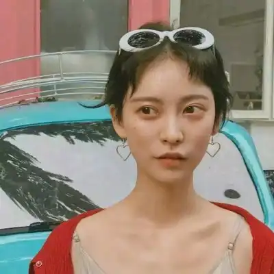 真人头像女生比照