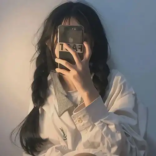  淡蓝,干净的头像