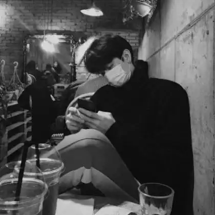 qq黑白头像男生