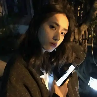 霸气超拽情侣头像女生