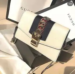  够巴黎直播9折代gucci19春夏女士sylvie系列迷你手袋494646
