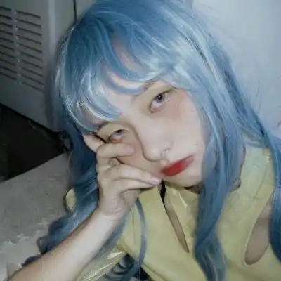  女生绿色头发头像高冷绿色系冷酷女生头像