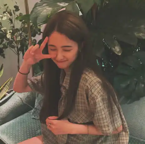 女生头像ins质感干净学