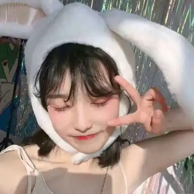  用漂亮喜欢搞怪的女生做头像,自己也心情舒服