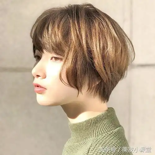  嫌发型不好看不如换今年最流行的短发