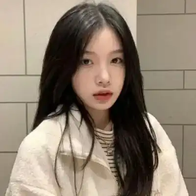 30岁女生微信头像简约气