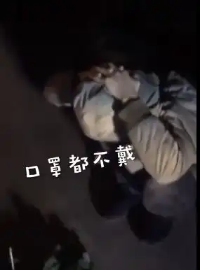  轻松一刻小偷作案竟然不戴口罩失主气炸了