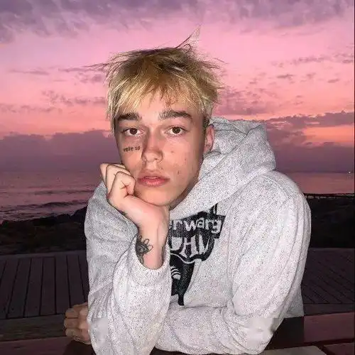 情侣头像真人系列两人使用的情侣头像