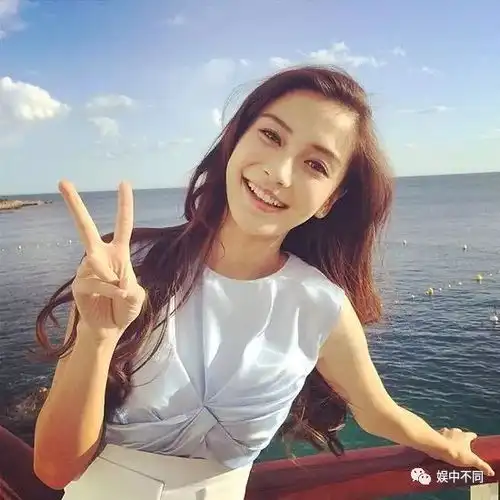  看了angelababy杨颖这组照片,整没整荣,一看就知道