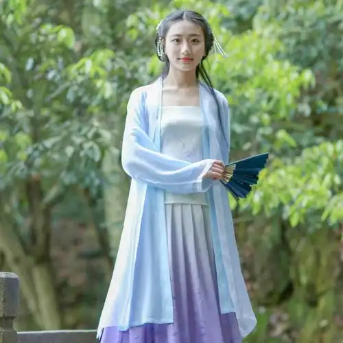  51嬛嬛古装一袭古装一美人,用古风服饰释义出现代女子的抚与柔