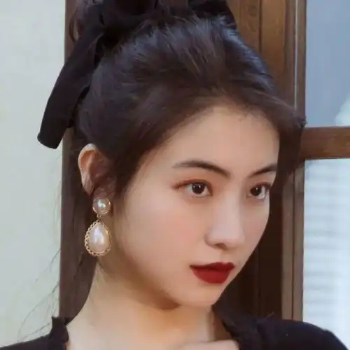微信头像女生简单大方小