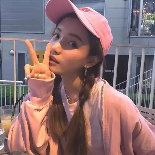  女生头像丨记忆像是倒在掌心的水,无论你摊开还是握紧,总会从指缝中一点一滴流淌干净