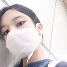  口罩捂脸女生头像