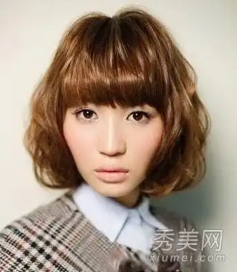  日本卷发发色设计彰显春天清新个性