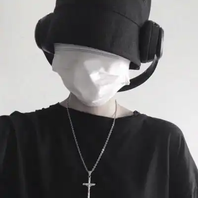  男生头像戴帽子遮脸要酷散落在烟头上的阳光