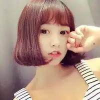  这个女生叫什么名字