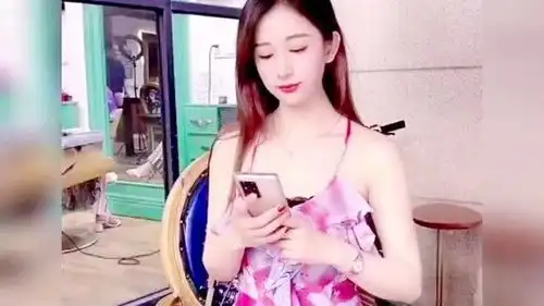  美女沙雕视频,脑子想啥呢