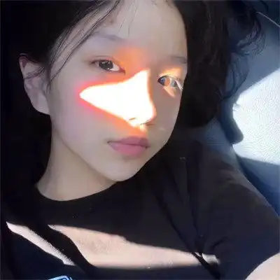 30岁女生微信头像简约气