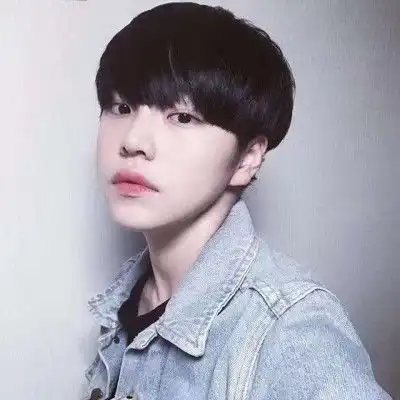  男生头像同一个人