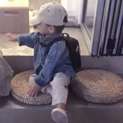  隔壁家小孩吃饱了情侣头像
