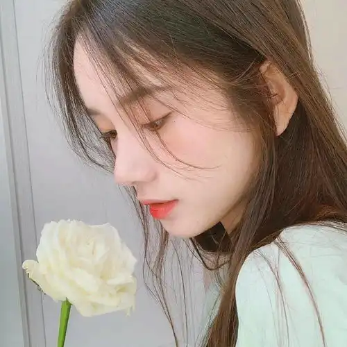  俏皮可爱真人女生头像