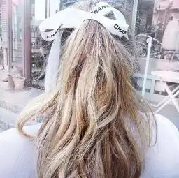  穷人恩物品牌包装丝带不要丢,这样绑马尾再没人笑你像大妈了
