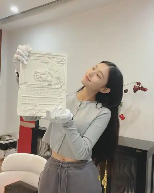  林允头像来咯