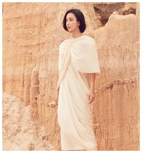  佟丽娅有多美当她和普通美女站一起,终于知仙女和凡人的区别