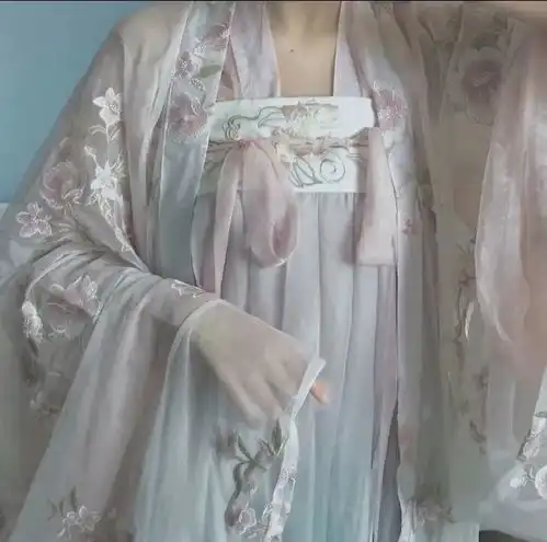  真人女生头像被温柔的人用灼热的爱浇灌着
