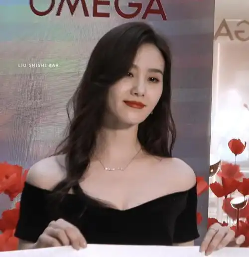  选档期离婚,怀孕还拍戏85花的事业心赵丽颖会算,杨幂最拼