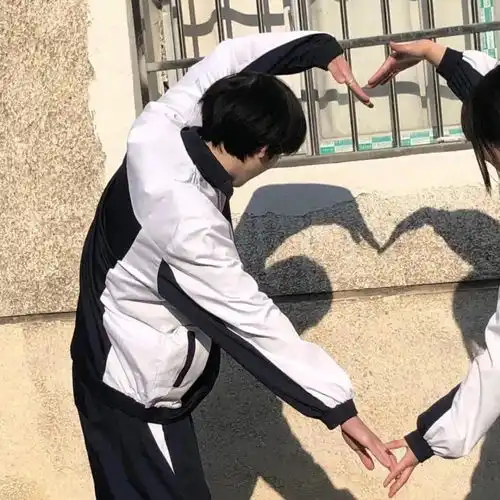  情侣头像学生时代暗恋的文案