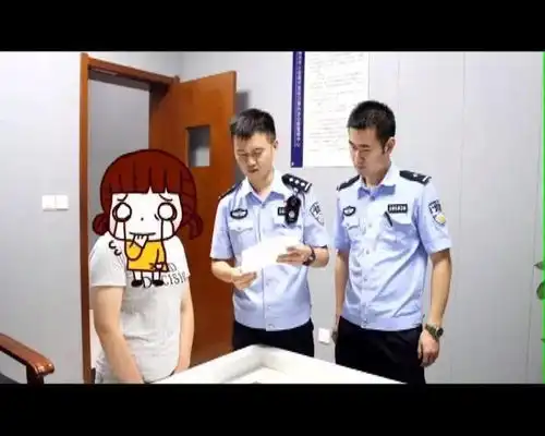  荒唐两女子抖音发布这种视频,被拘留