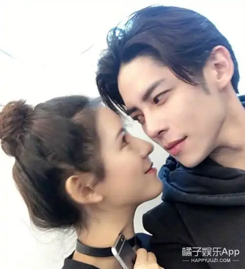  又一波狗粮张予曦和男友甜蜜同框,还有爱的抱抱