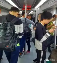  看热吻11站路的情侣爱情的路到底有多长