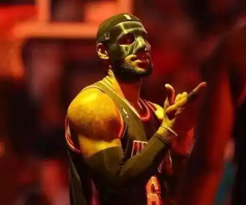  nba六大面具侠一人充满喜感,一人黯然销魂,一人一戴就是十年