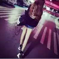  女生头像不露脸只要不露脸就行无论正面还是背影,背影最好是齐长发没有文字