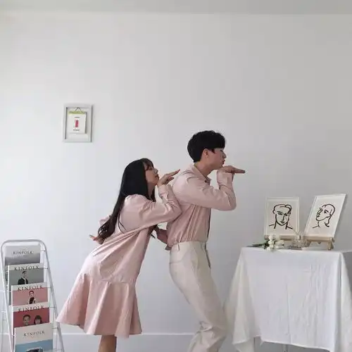  要看情侣照怎么拍这些ins博主就是最好的选择